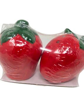 New Strawberry Salt & Pepper Shakers Set 2.25" Strawberries Kitchen Table Decor